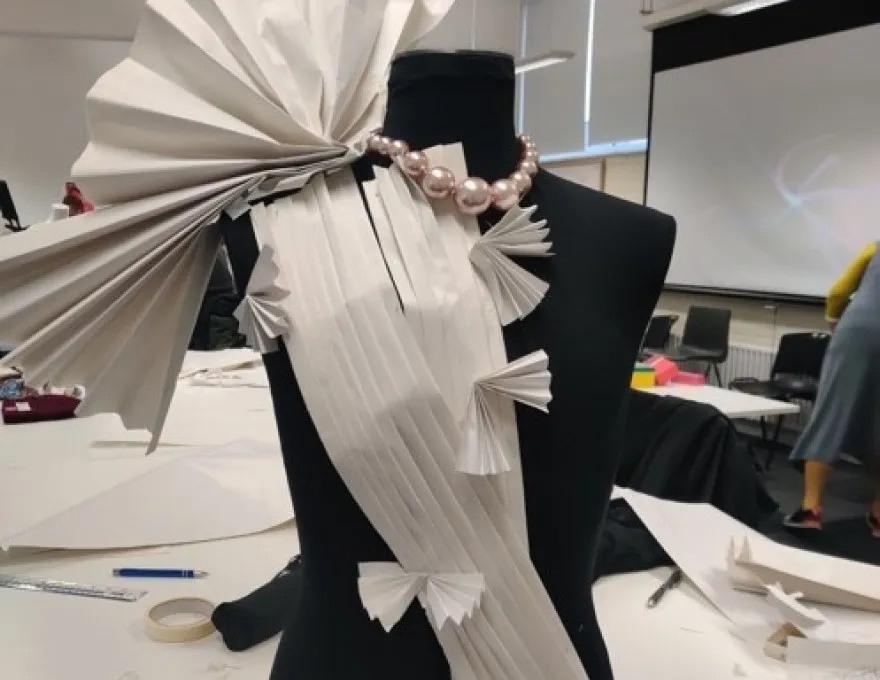 Mannequin-dressing