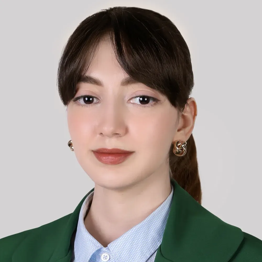 Yasamin Mahmoudi, emlyon business school