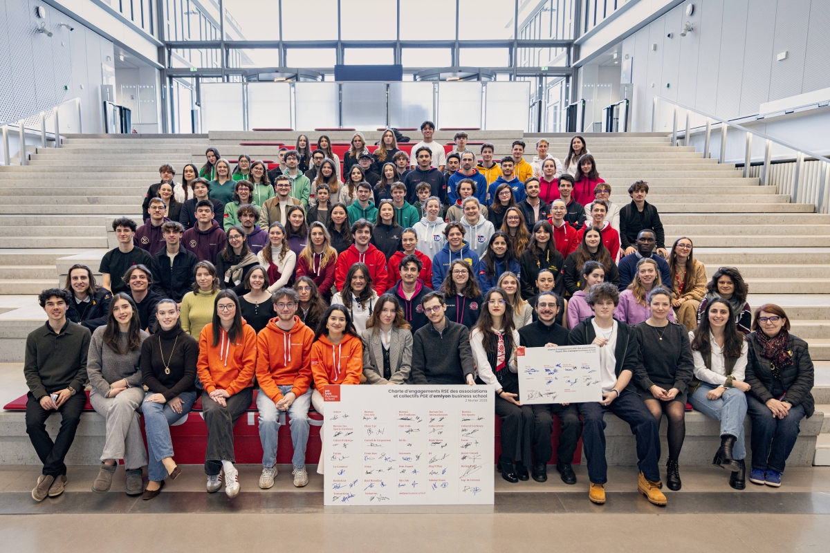 Signature de la charte RSE des associations d’emlyon 
