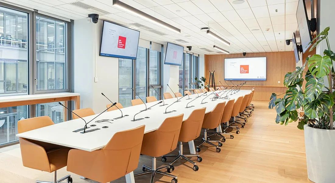 Une salle de réunion à emlyon business school