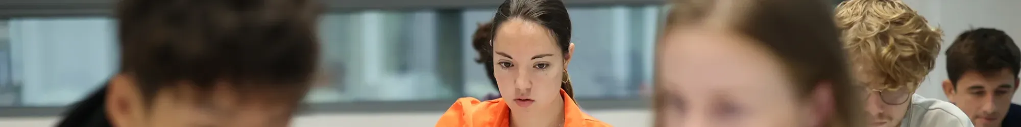 Des étudiantes et étudiants d'emlyon business school