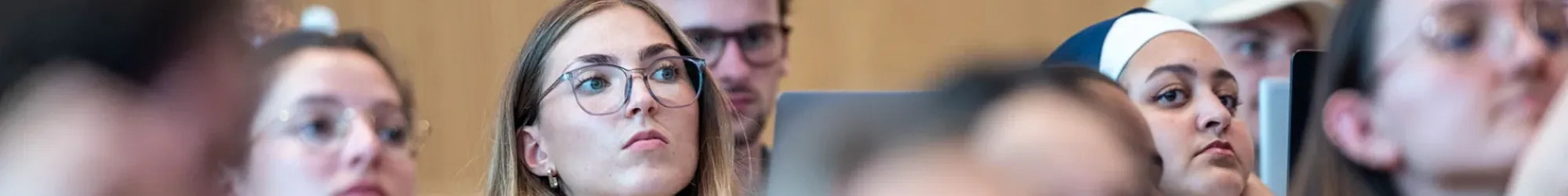 Des étudiantes et étudiants d'emlyon business school
