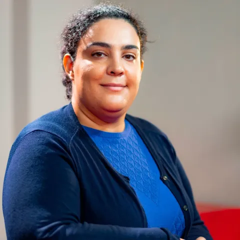 Farnaz Farzam - Doctorante à emlyon business school Farnaz Farzam - Doctorante à emlyon business school