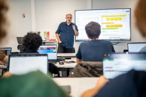 international-business-and-marketing-strategies Des étudiants durant une lesson à emlyon business school