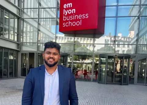Swarun Selvakumar - emlyon business school Swarun Selvakumar - emlyon business school
