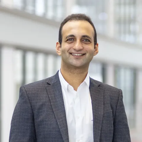 Professor Ahmed Nofal - emlyon business school