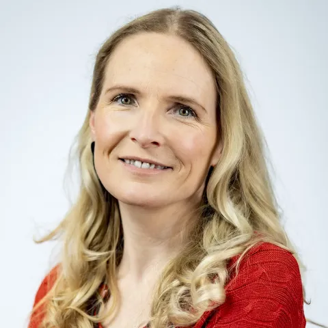 Professor Alice RIOU - emlyon business school