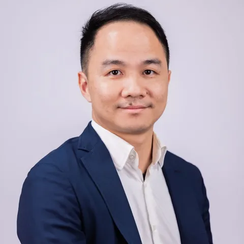 Professor Ruiqui Wei - emlyon business school