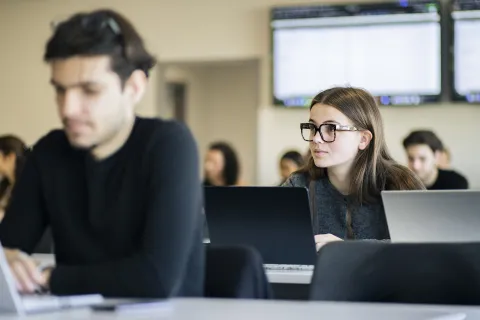 Des étudiantes et étudiants du Global BBA d'emlyon business school