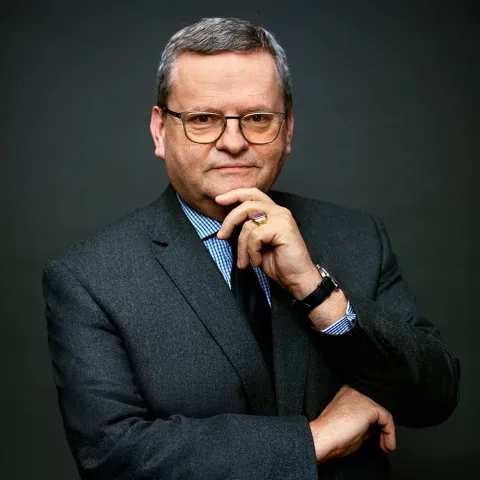 Olivier FOURNIER : Olivier FOURNIER (PGE83)   Executive Vice-President Corporate Development and Social Affairs – Member of Hermès’ executive committee and President of the Fondation Hermès 