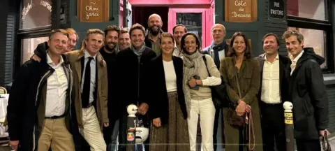 Committed emlyon graduates come together to share their knowledge, offer support, and open new horizons for future generations.