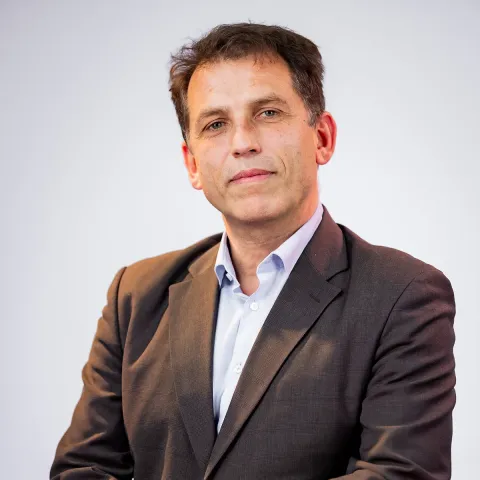 Loïc BELZE - emlyon business school