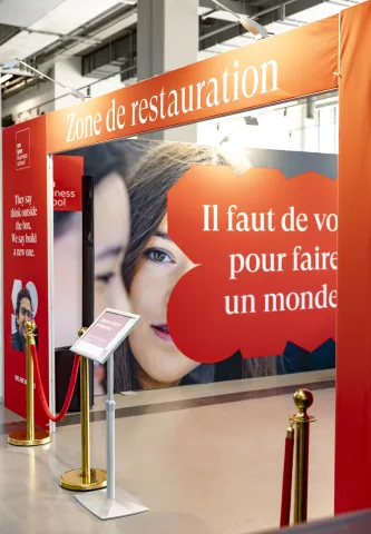 Dining area on the emlyon business school campus.