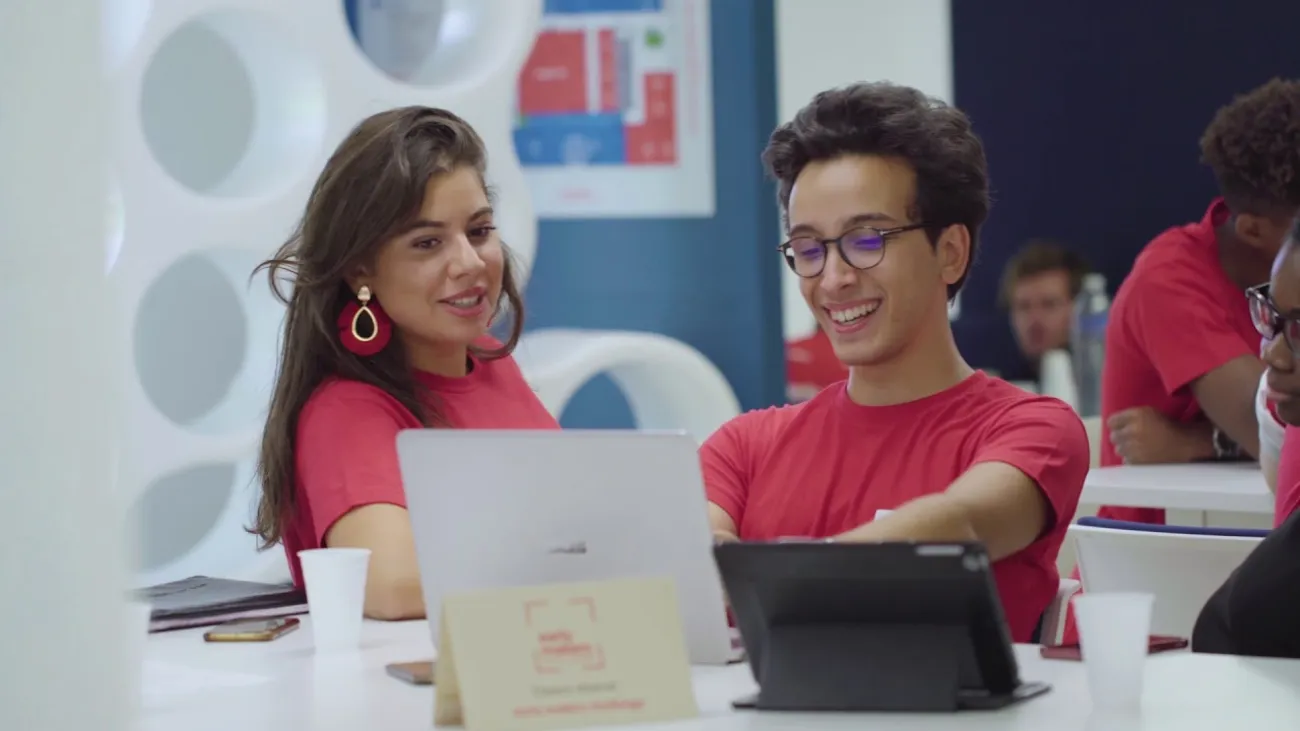 Preview image for the gge video "early makers challenge #2 : cap sur l'apprentissage entre pairs !".