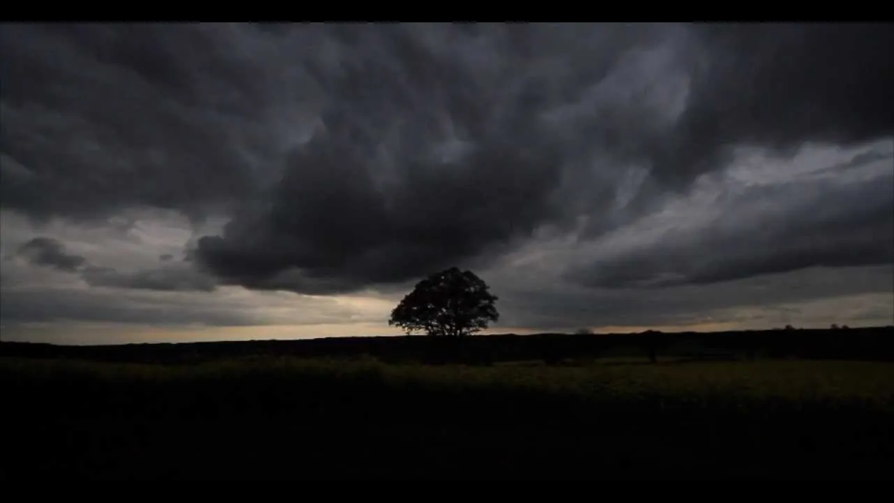 Preview image for the gge video "Phildel - Storm Song - The Disappearance of the Girl".